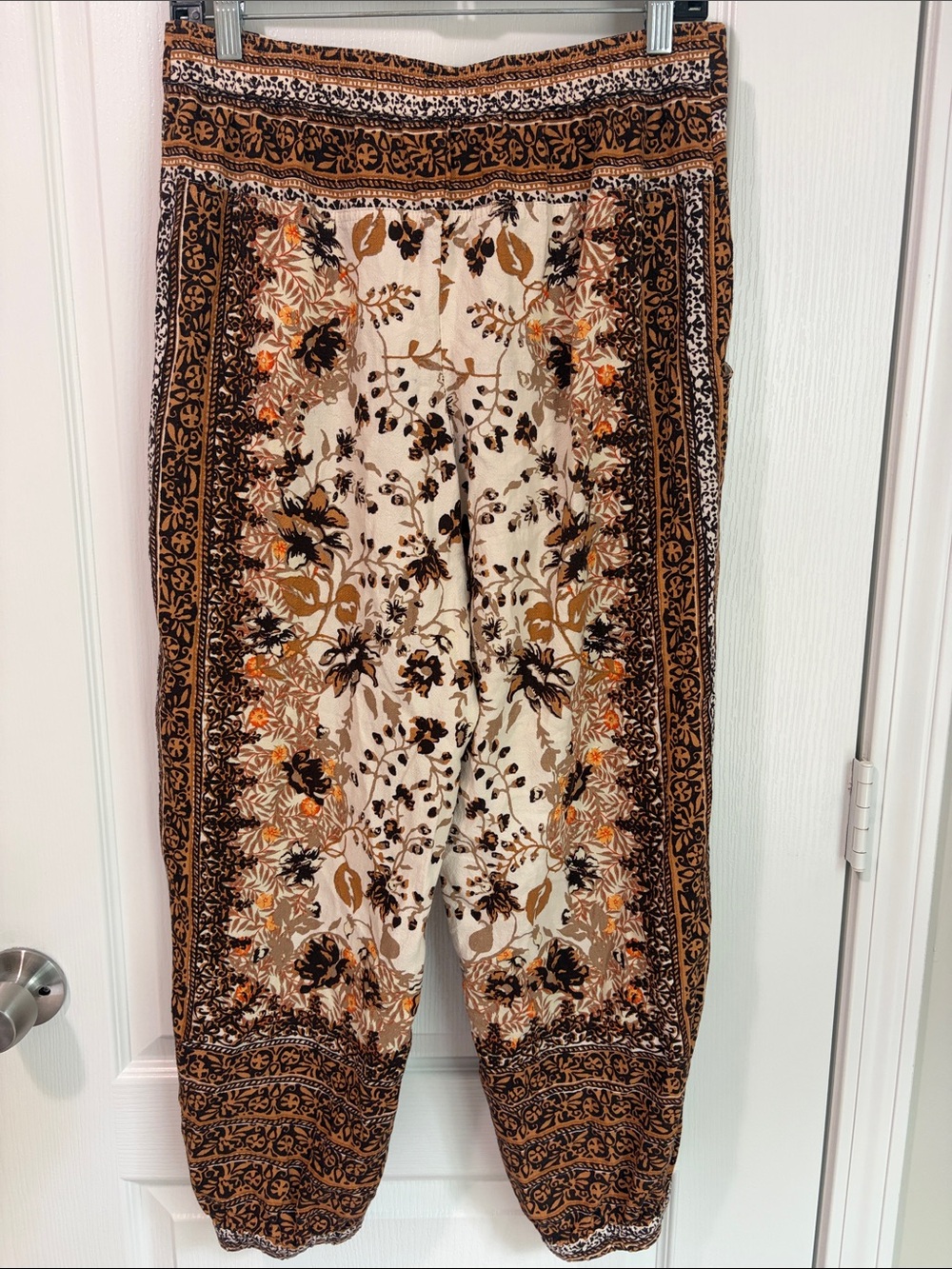Anthropologie Bohemian Moroccan Floral Print Joggers - Picture 9 of 14